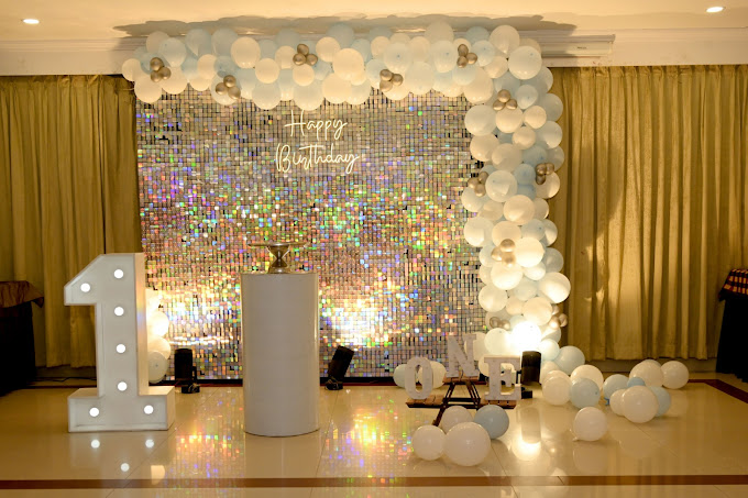 Baby shower balloons